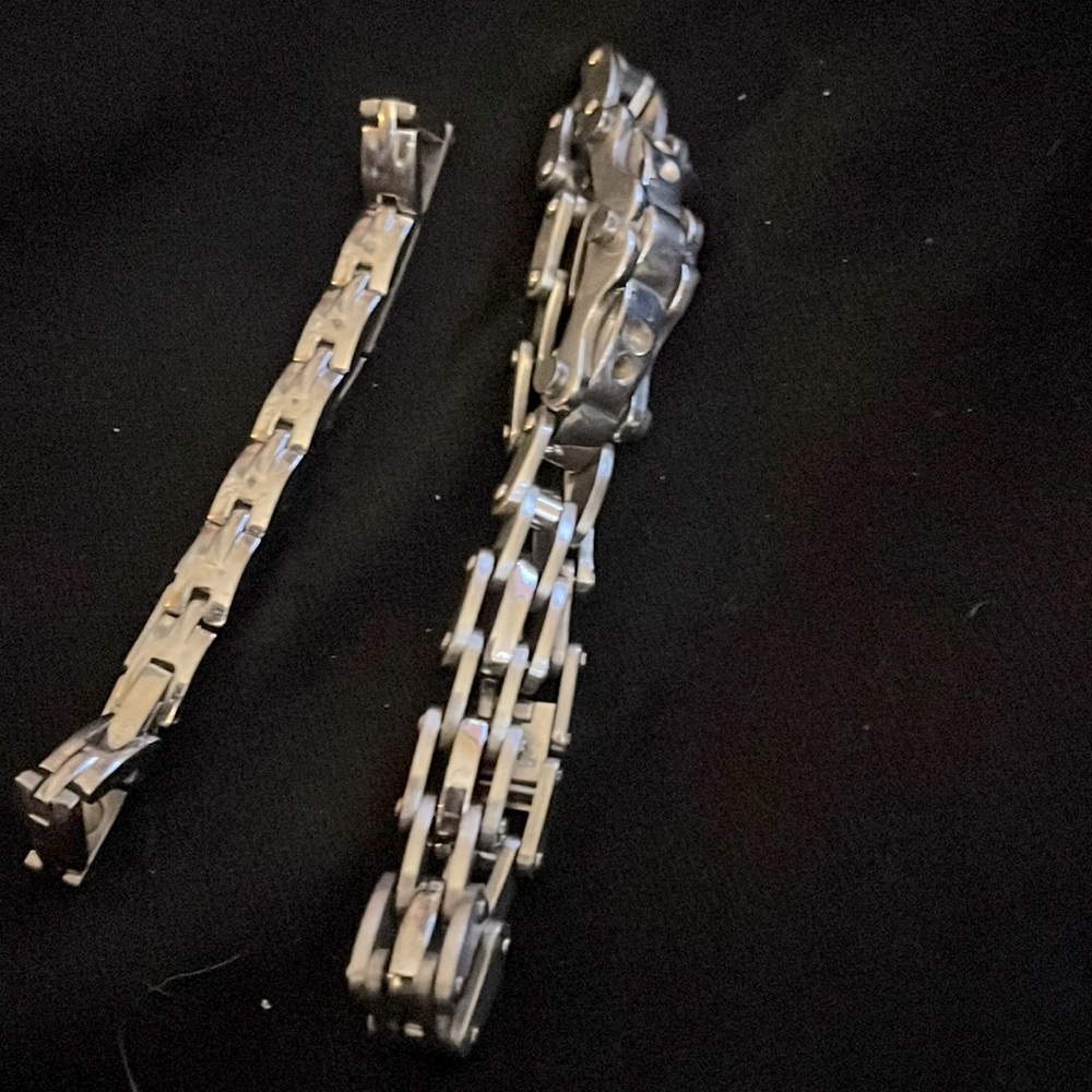 Silver chain linked bracelets